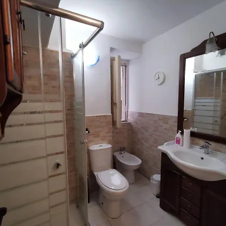 House Stephanotus شقة كاتانيا